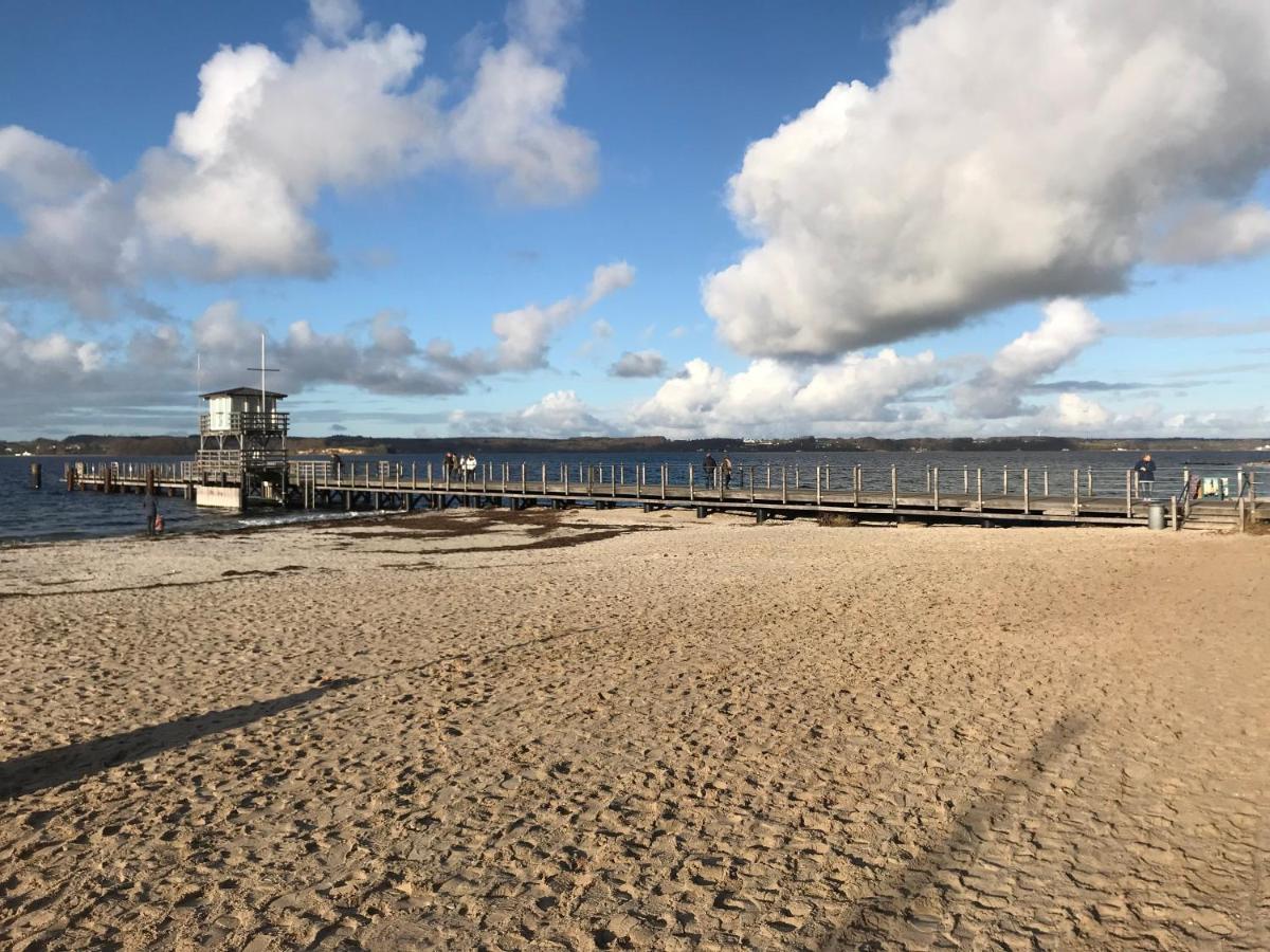 Strandblick Mit Strandkorb & Fahrraedern Glücksburg Exterior foto